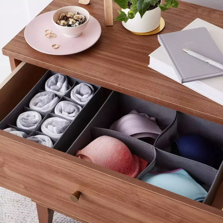 Tiroir de commode avec organisateur de sous vêtements